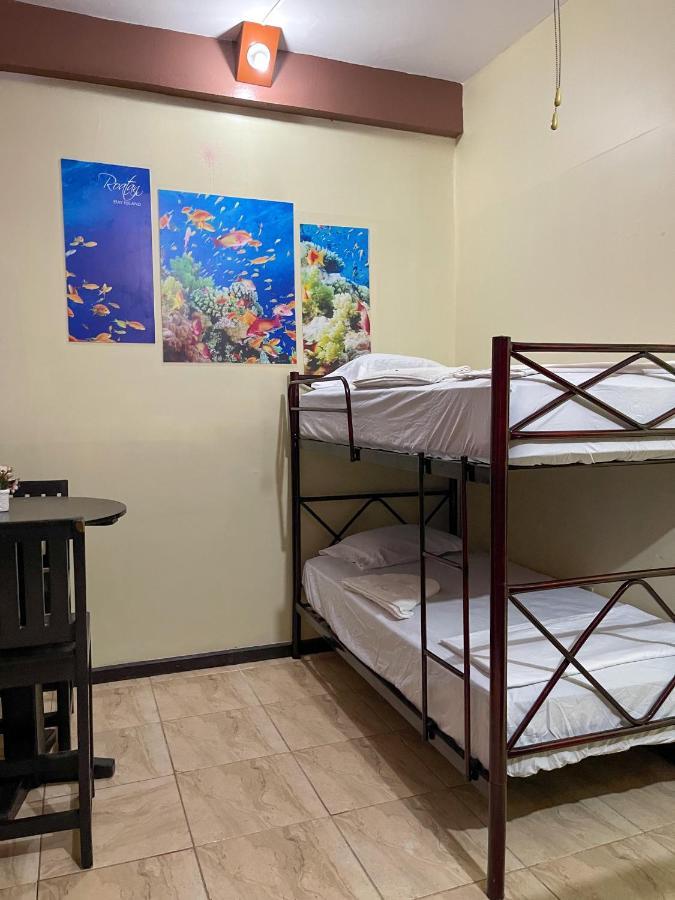 B Aparts Hotel Coxen Hole Bagian luar foto